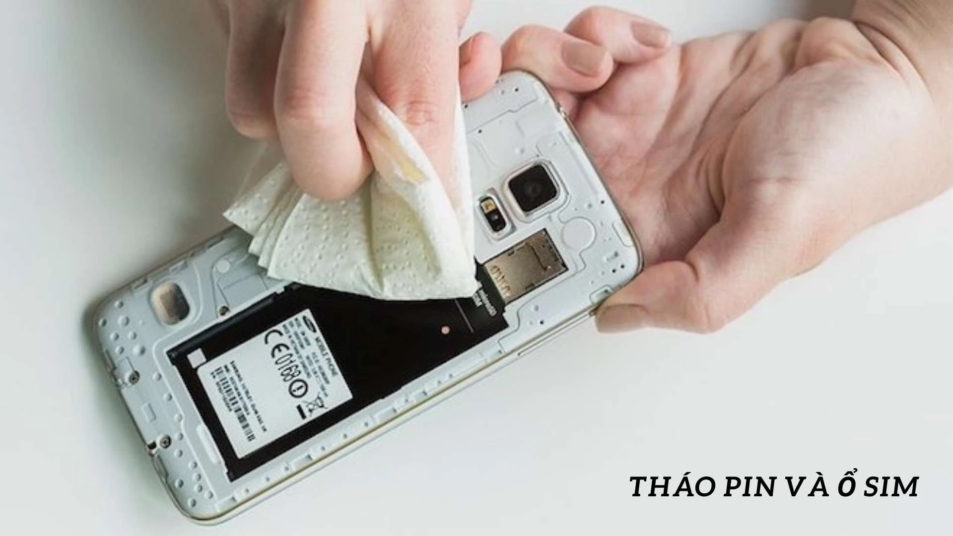 Cách sửa điện thoại samsung bị vô nước màn hình